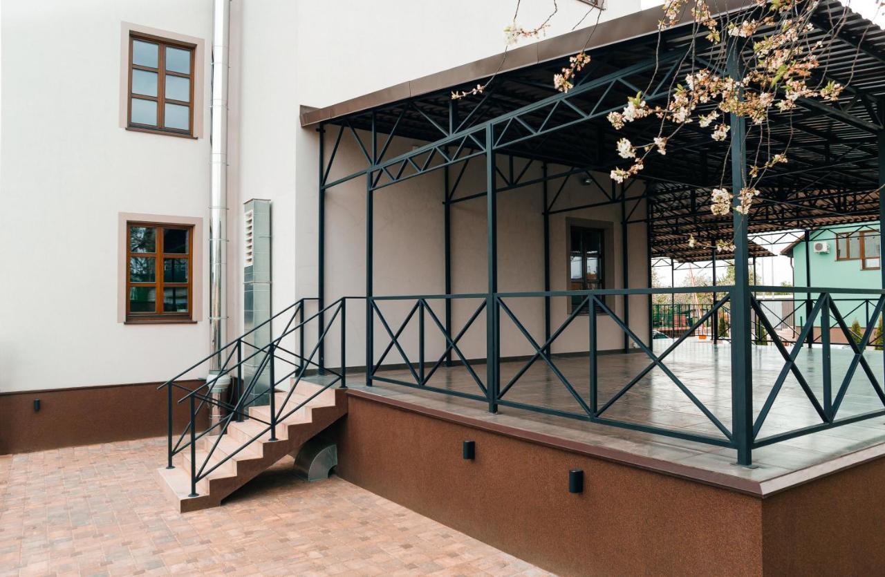 Belastok Hotel Njaswisch Exterior foto